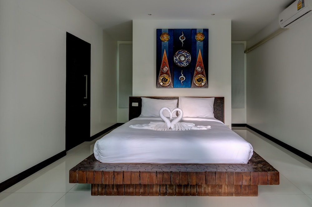 2 BEDROOMS, FAMILY, VILLA