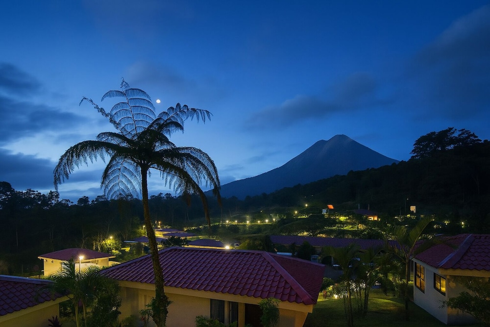 Arenal Volcano Inn 12/69