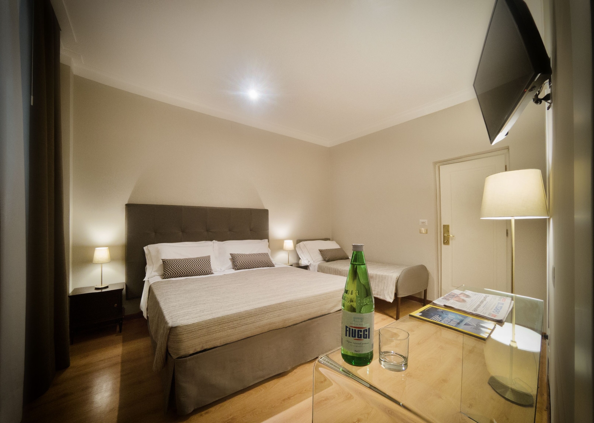 غرفة تنفيذية ثلاثية بسريرين منفصلين، Hotel Touring Wellness Beauty 2/6