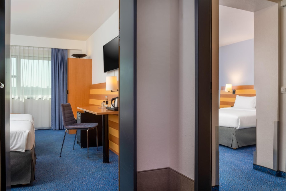 INTERCITY HOTEL FRANKFURT AIRPORT 61/61
