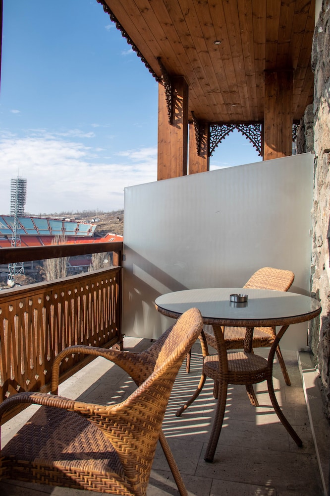 Apricot Hotel Yerevan 69/73