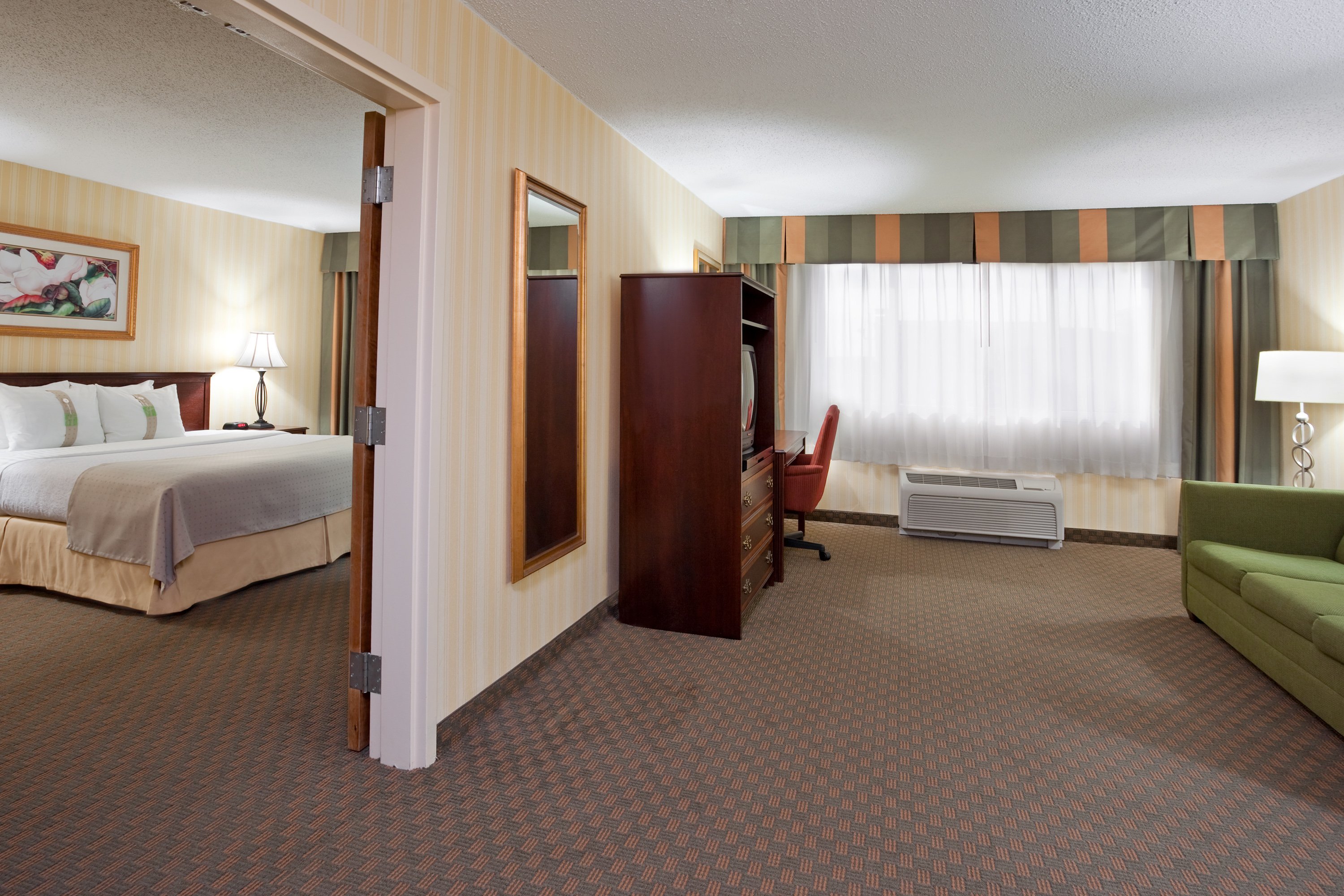 Holiday Inn Columbus Downtown Capital Square 30/65