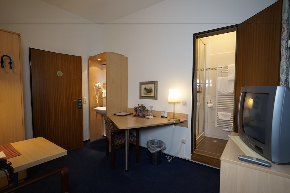 MD-RABE'S HOTEL KIEL 49/49
