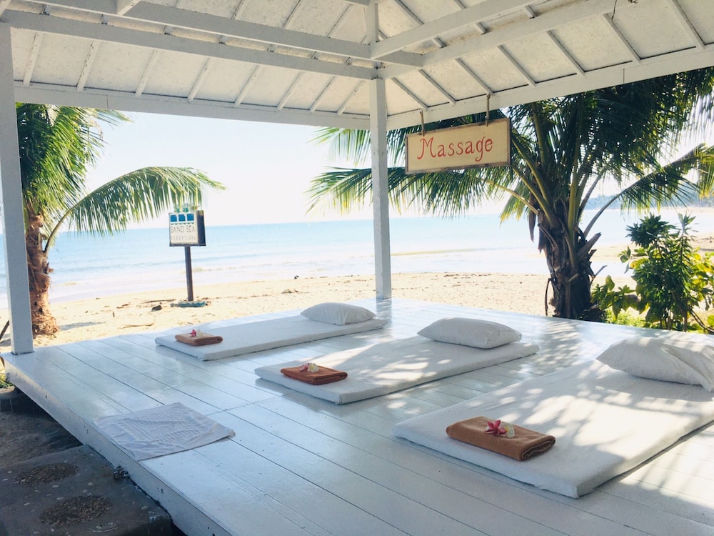 Sand Sea Beach Resort 27/46