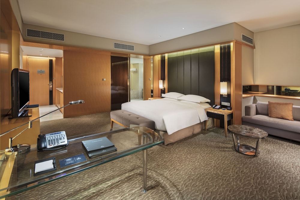 Hilton Nanjing Riverside 12/35