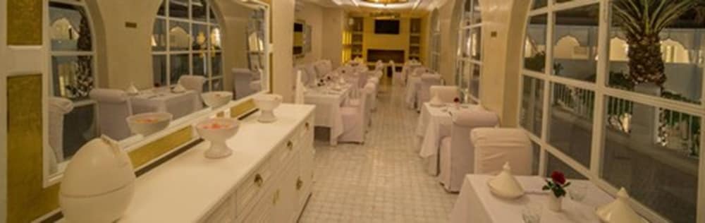 Palais Blanc Riad 32/55