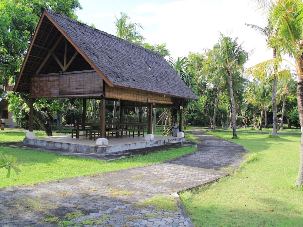 Suji Bungalow 63/66