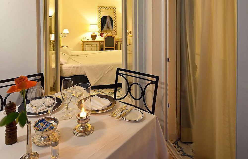 GRAND HOTEL IL MORESCO 57/72