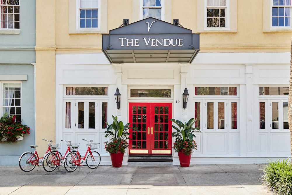 The Vendue 2/82