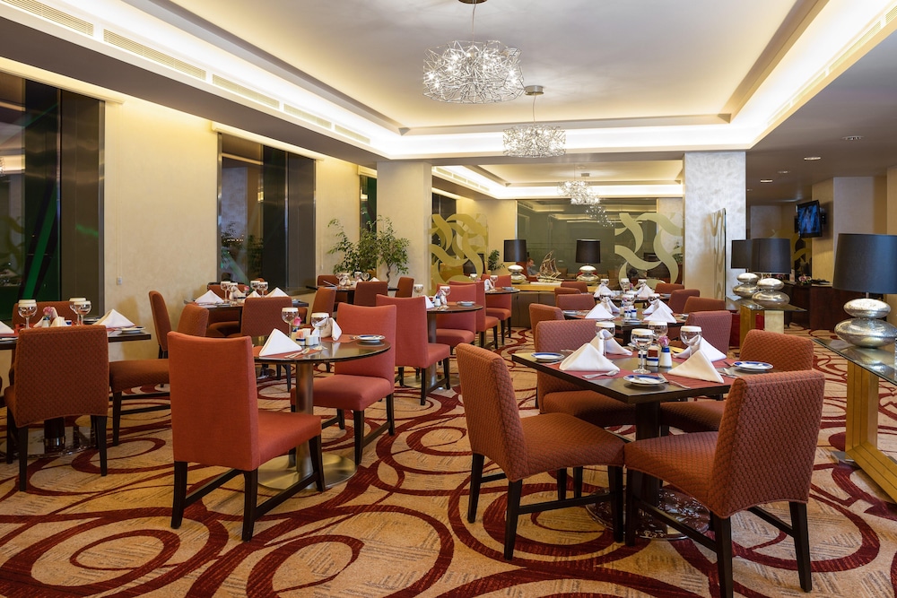 كراون بلازا آر دي سي الرياض - فندق و مركز مؤتمرات(Crowne Plaza Riyadh Itcc) 60/75