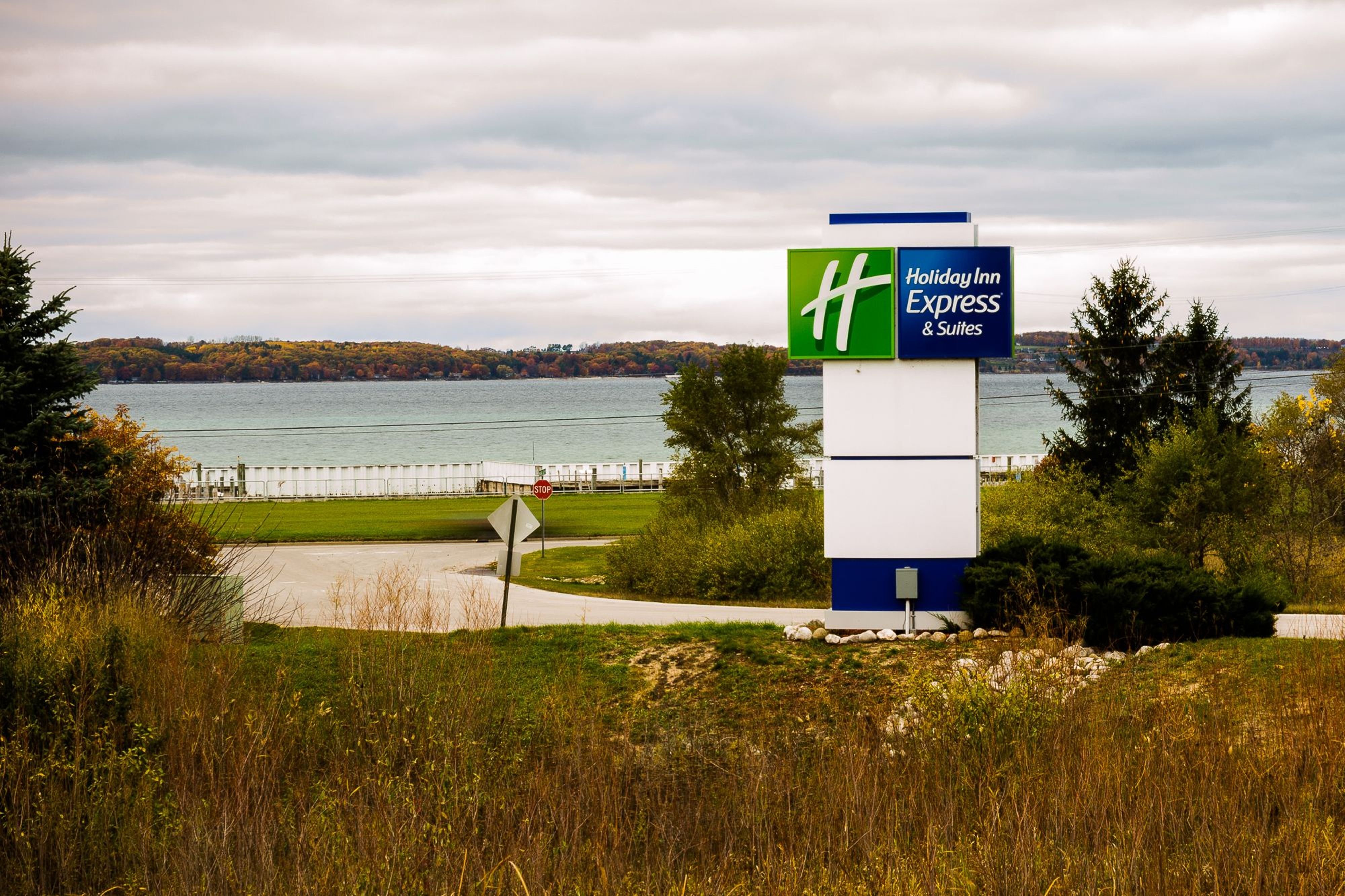 Holiday Inn Express Hotel Suites Acme Traverse City 48/50