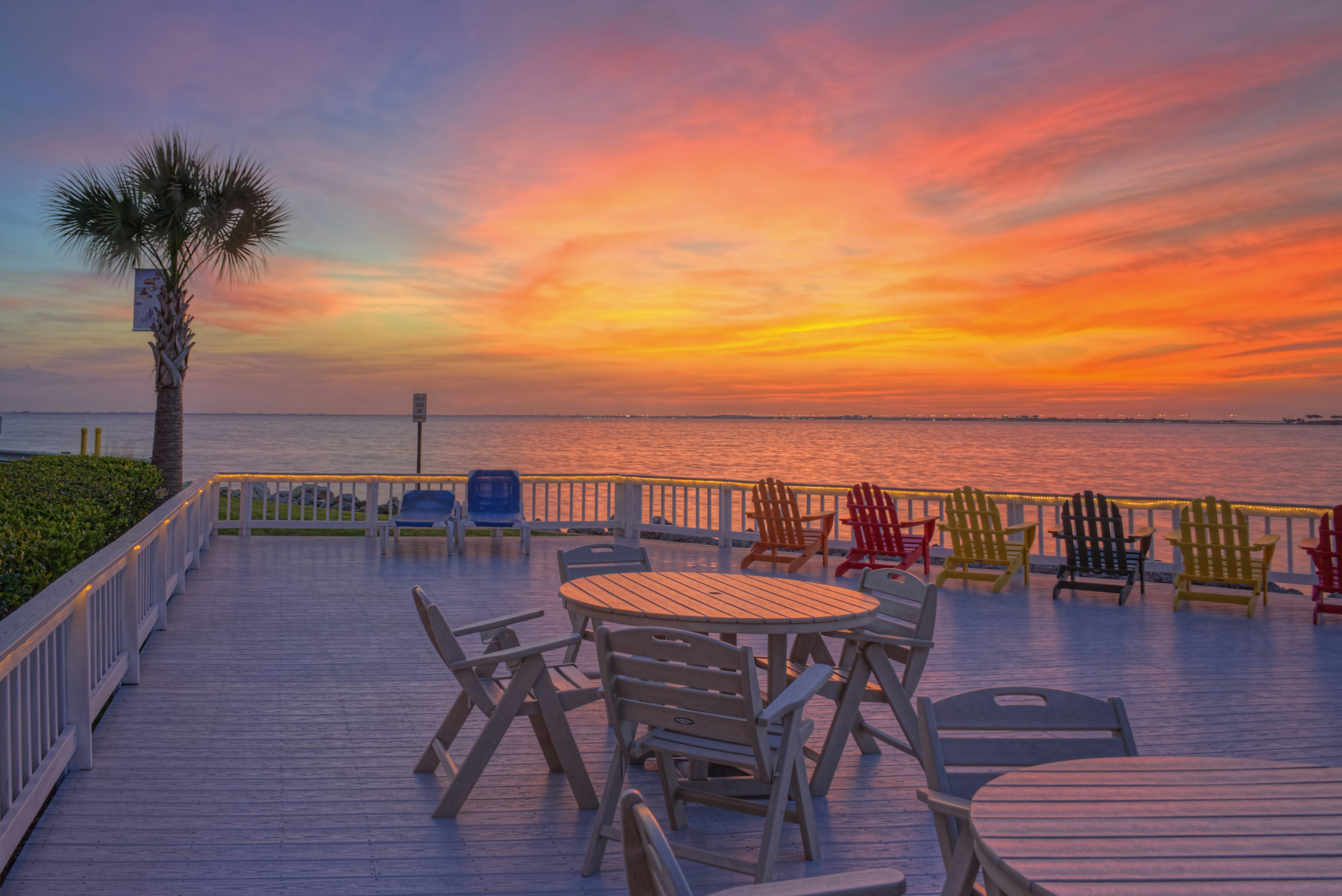 Sailport Waterfront Suites Hotel 12/22