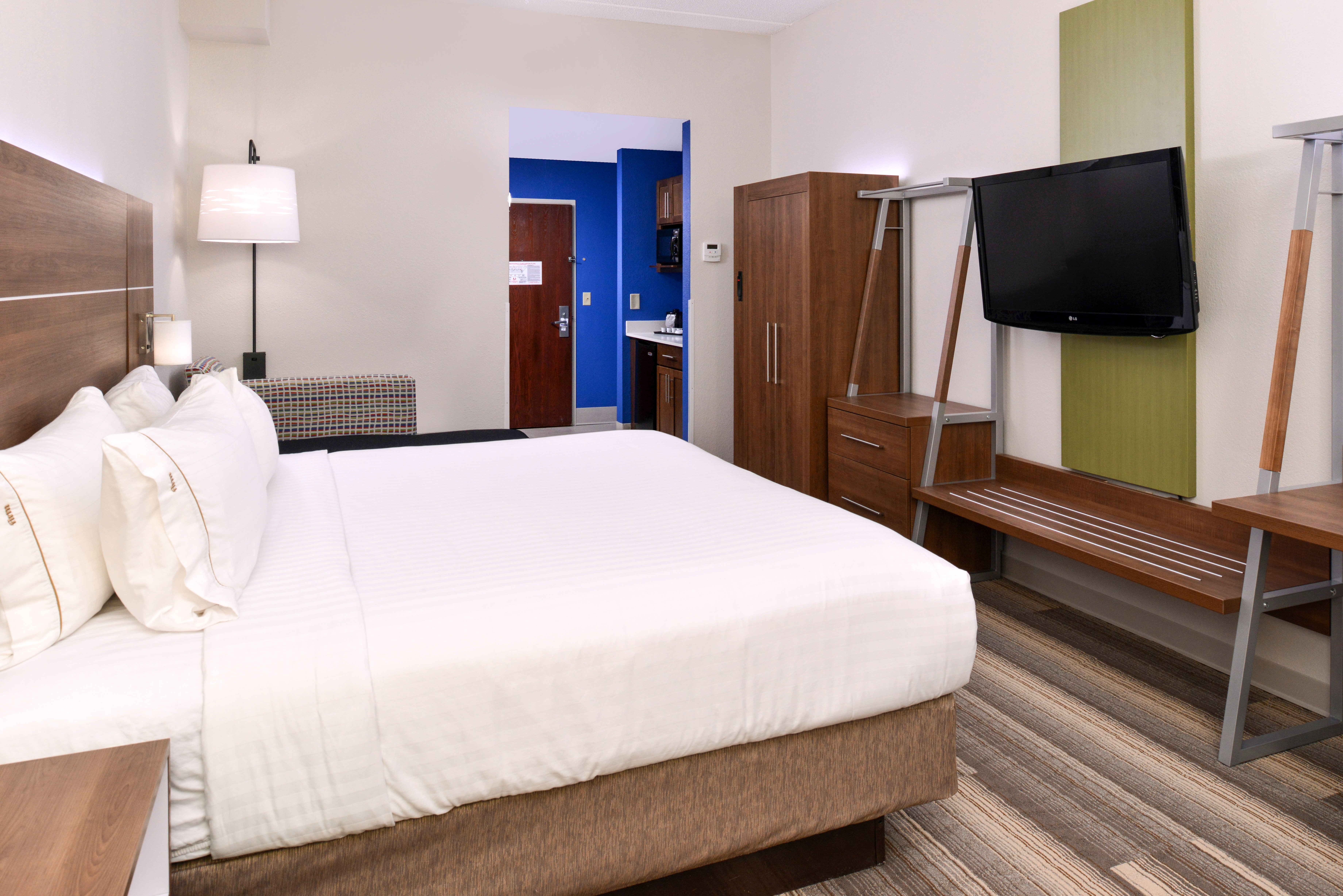 Holiday Inn Express Suites Raleigh Ne Medical Ctr Area 22/74