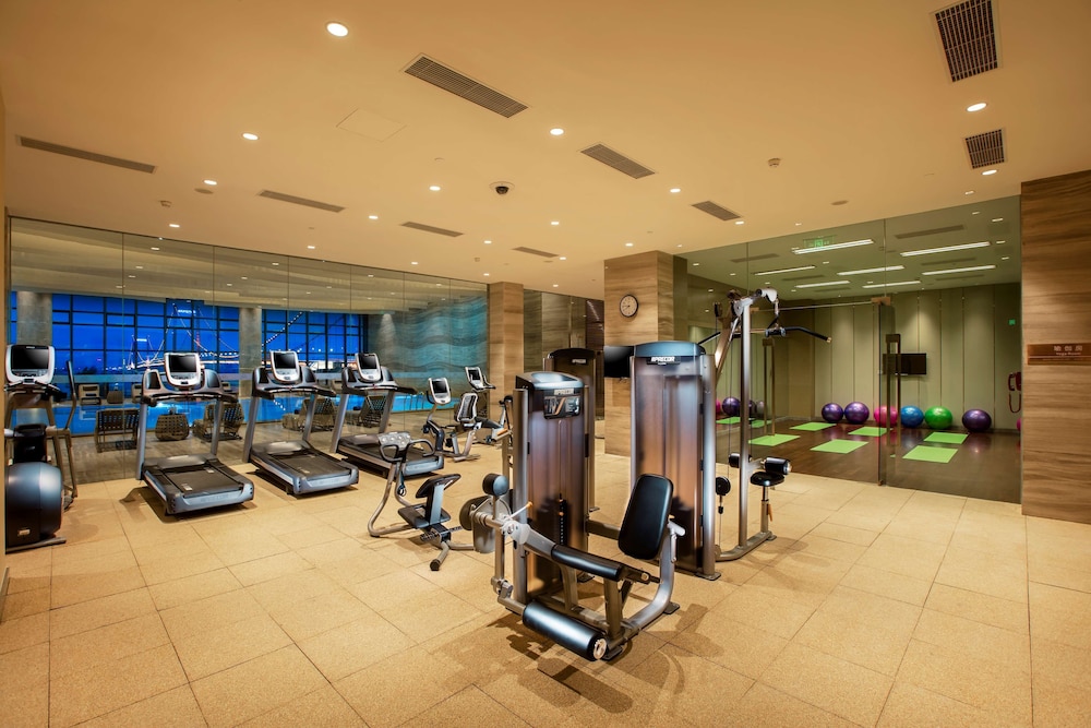 HILTON WUHAN RIVERSIDE 34/79