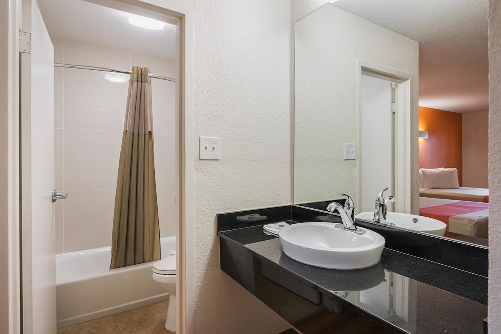 Motel6 Savannah, GA - Midtown 22/44