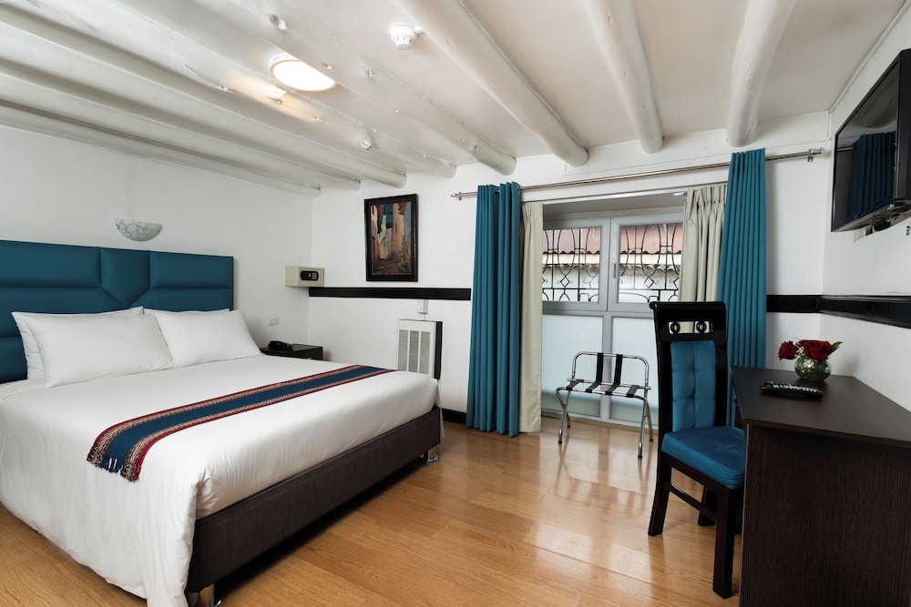 STANDARD, QUEEN BED, PRIVATE BATHROOM