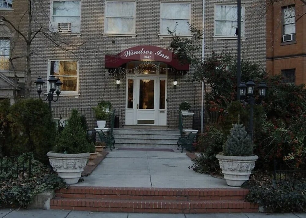 The Windsor Inn 45/61