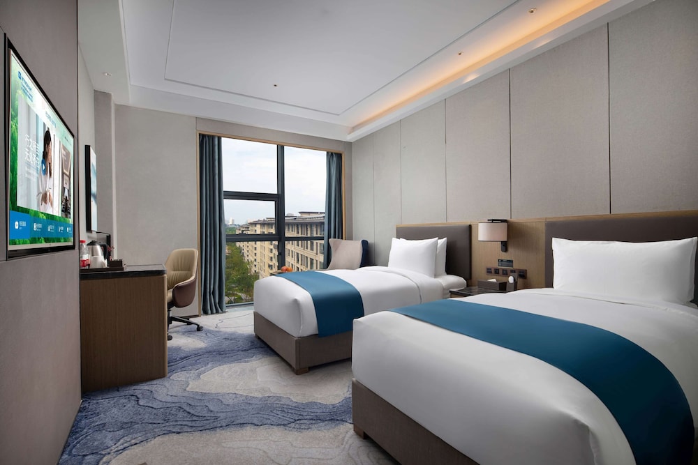 COMFORTABLE, TWIN BEDS