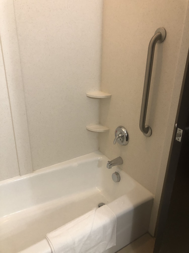 غرفة قياسية بسريرين كوين، Holiday Inn Express Suites Charlotte Southeast Matthews 3/3