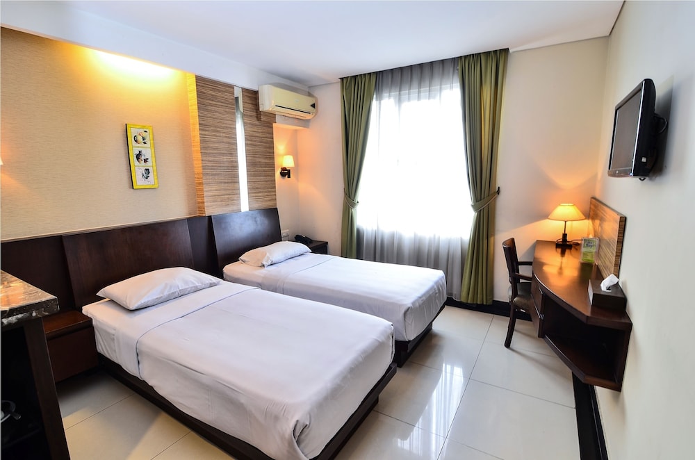 Losari Roxy Hotel Kt 3/20