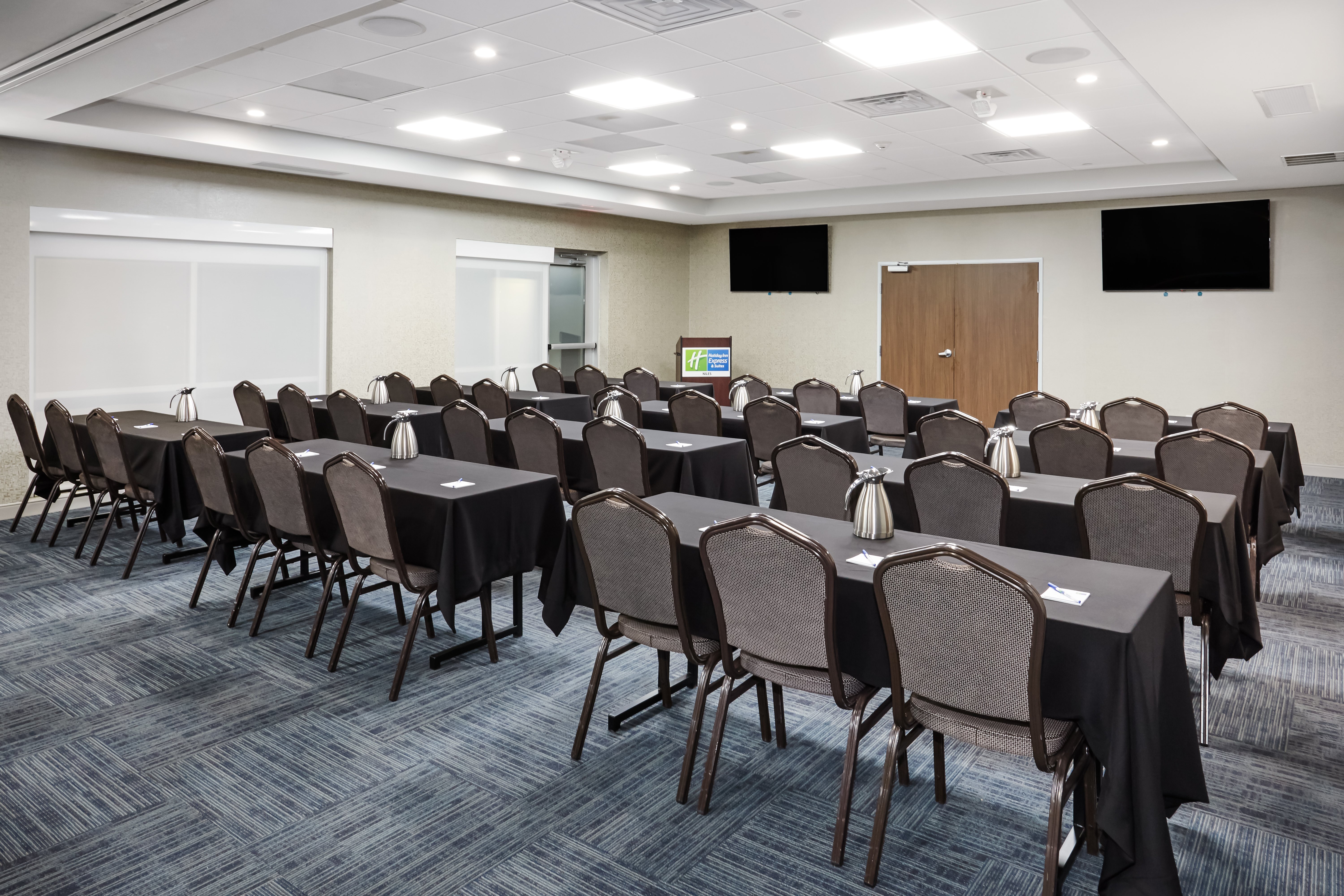Holiday Inn Express And Suites Chicago North Shore Niles 48/57