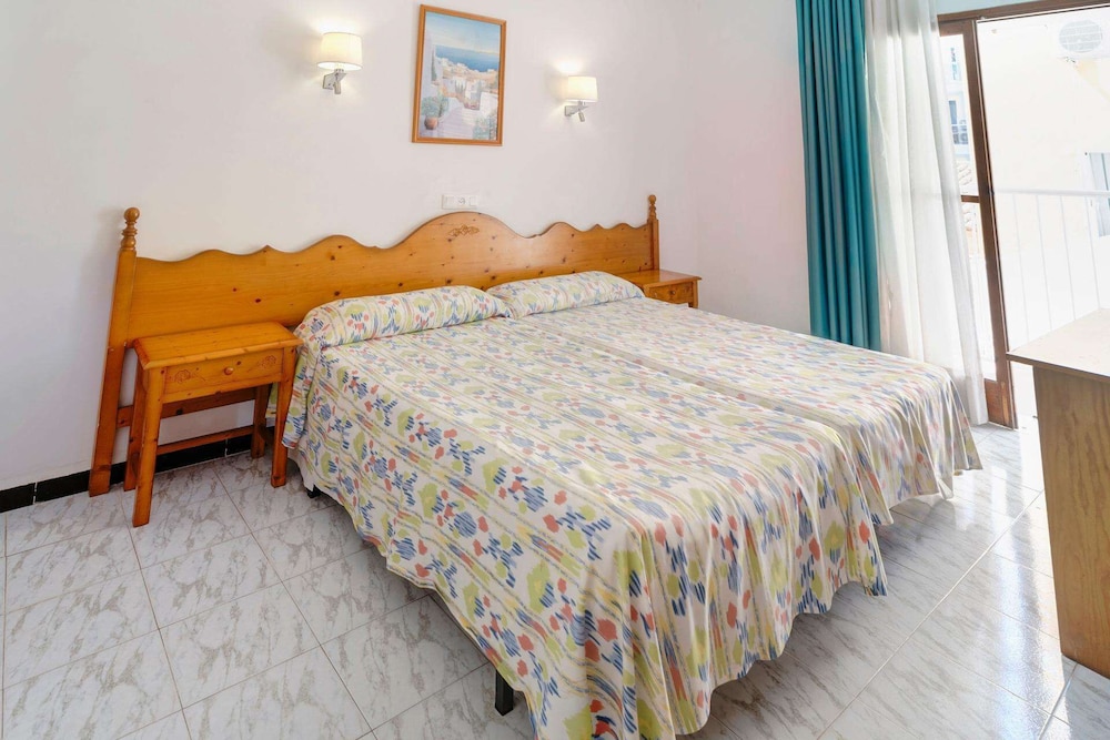 STANDARD, DOUBLE BED