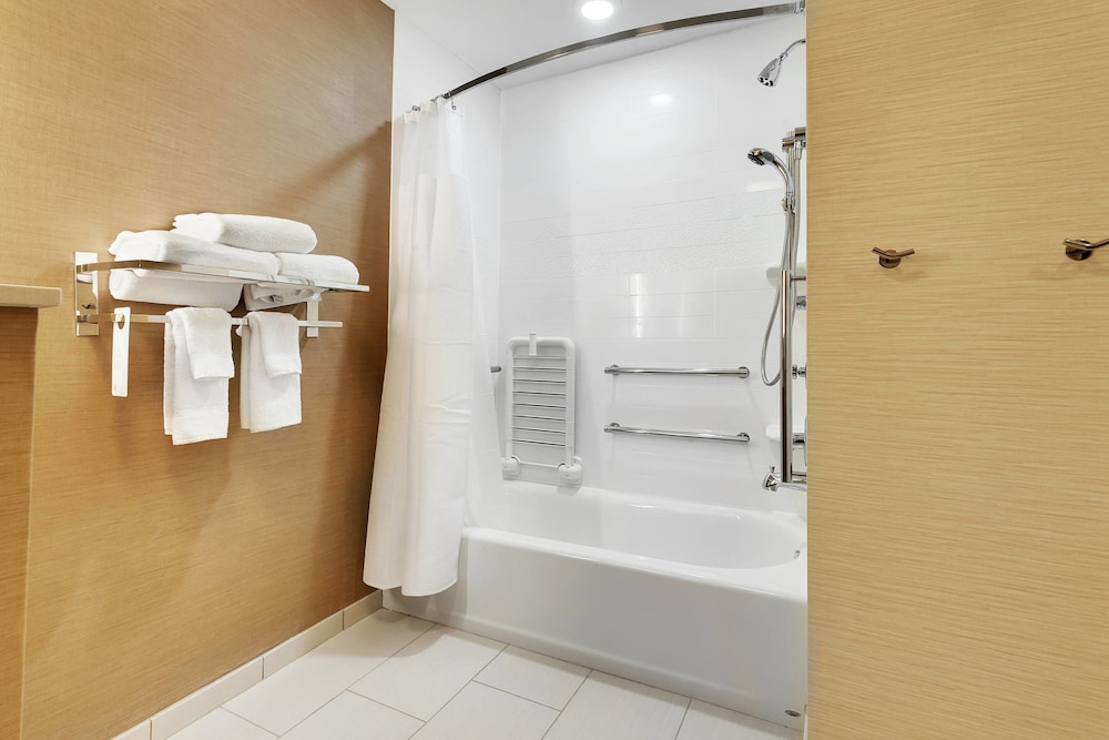 Fairfield Inn & Suites Houston Northwest/Willowbrook 22/38