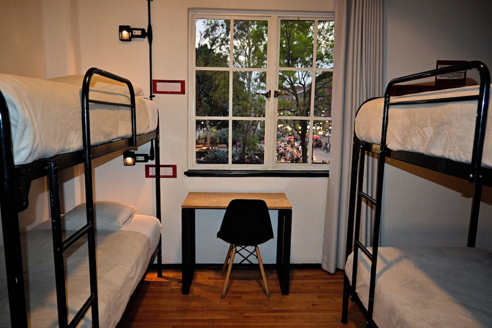 Hostel Mundo Joven Catedral 40/50