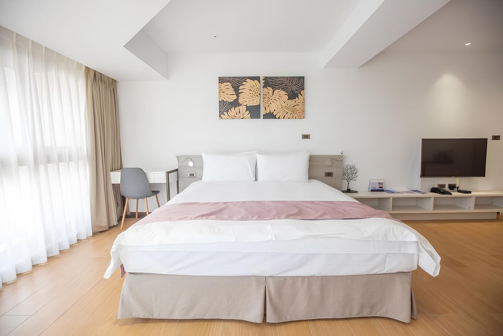 Standard, King Bed