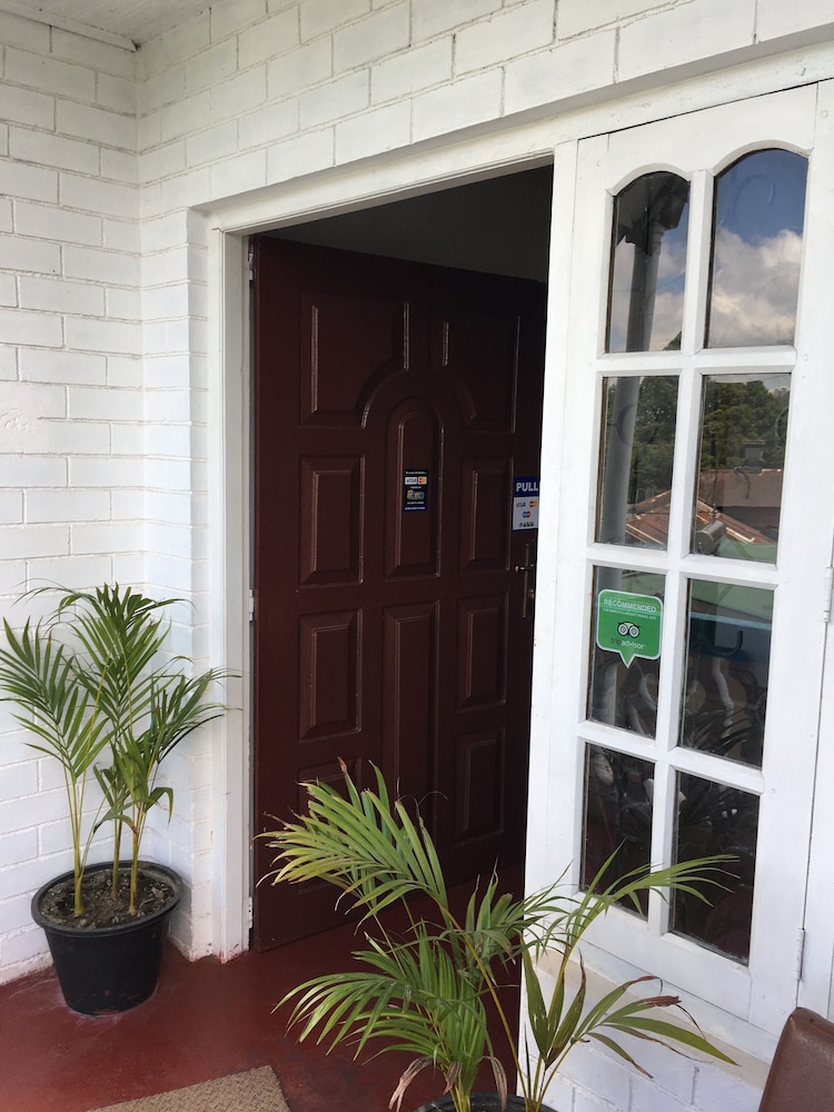 Blue Moon Guest House 5/45