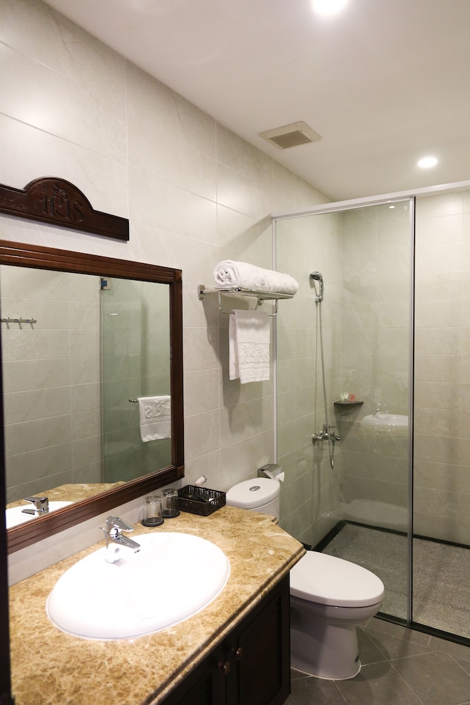 Iris Dalat Hotel 11/54