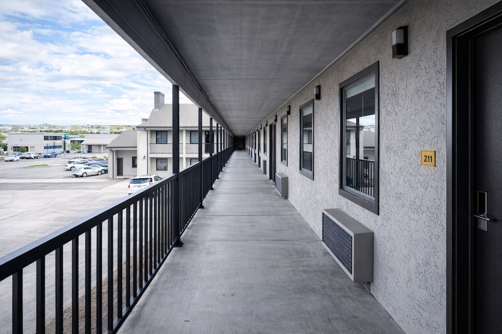 Antioch Quarters Inn and Suites 49/54