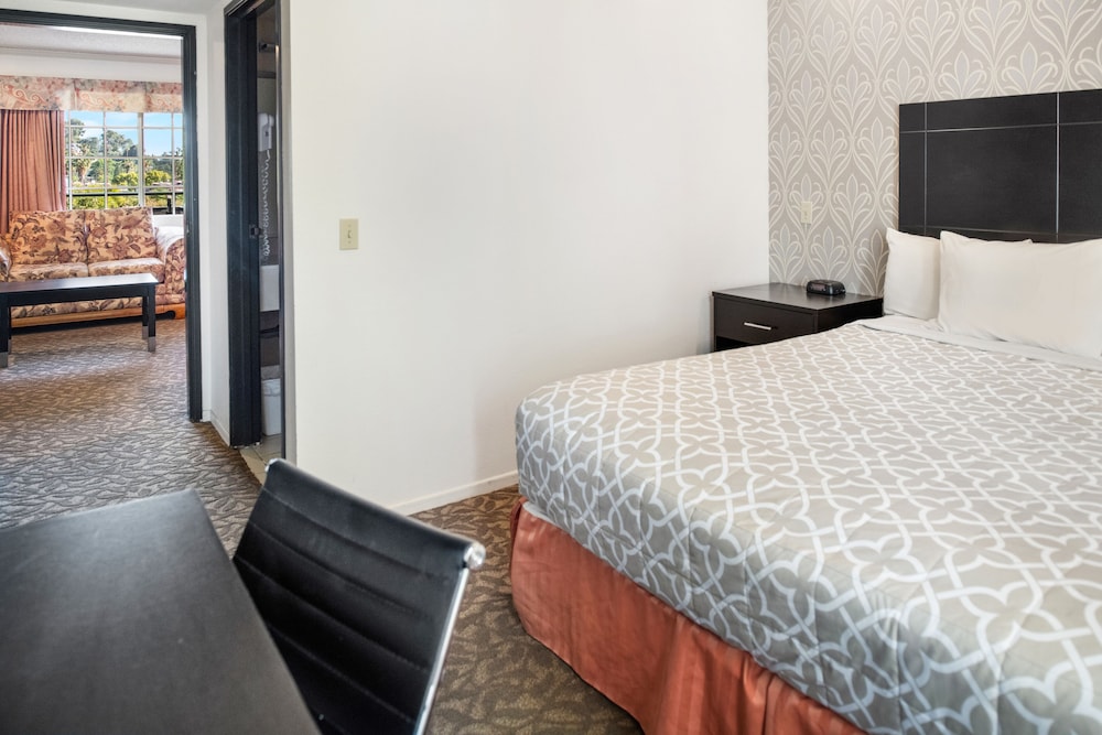 Glendale Hotel 8/38