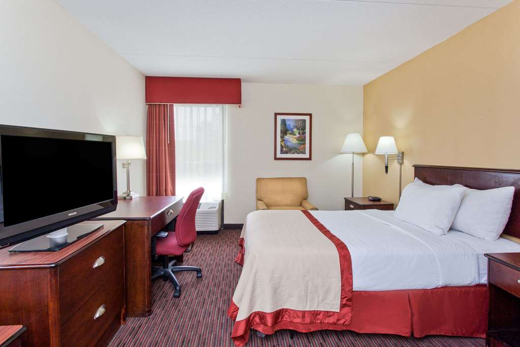 A Victory Hotel and Suites 20/60