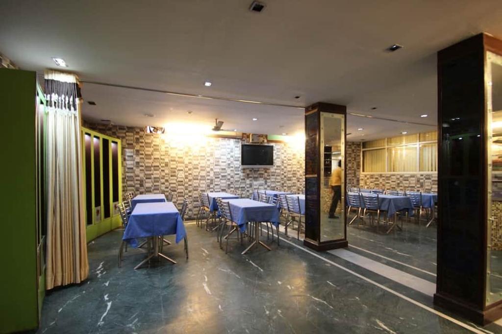 Sands INN Gurgaon 16/24