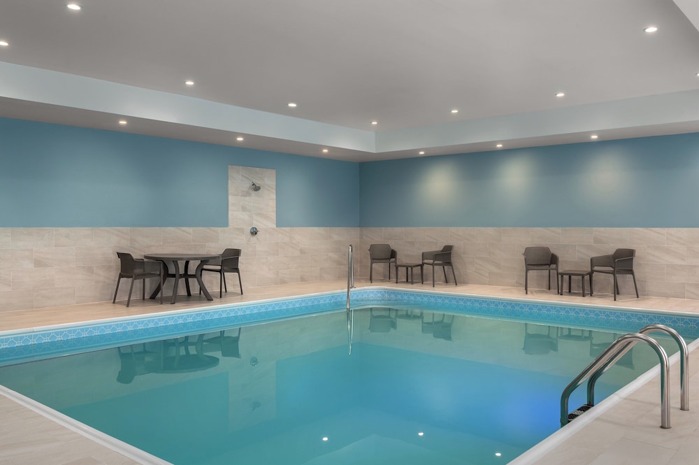 Holiday Inn Express & Suites Muncie Northwest by IHG، مونسي 27/50