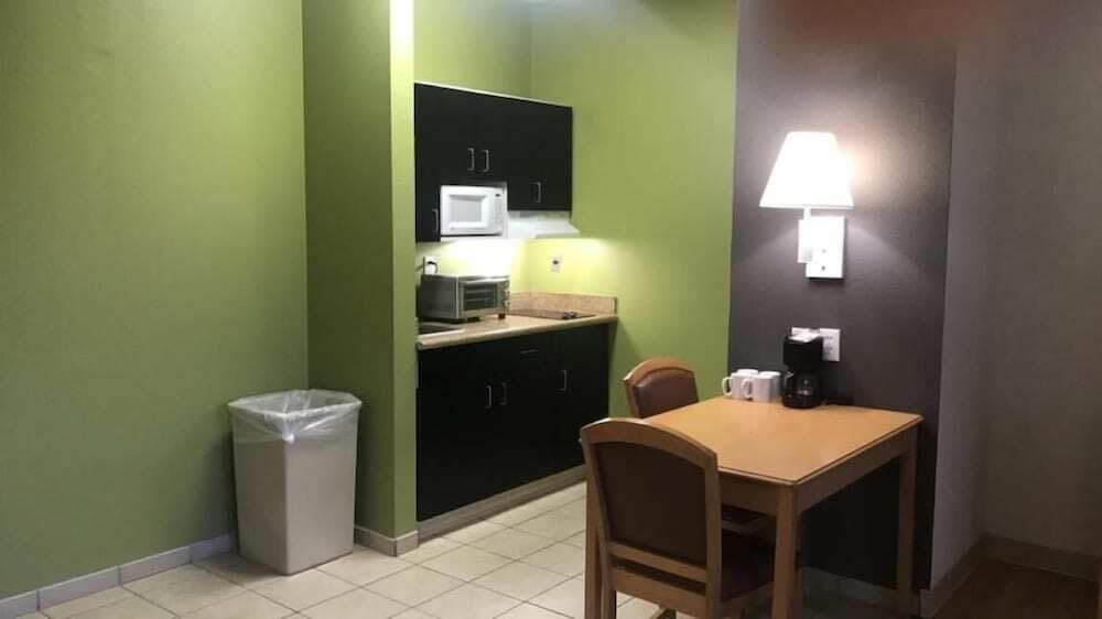 Studio6 Bay City, TX 8/62