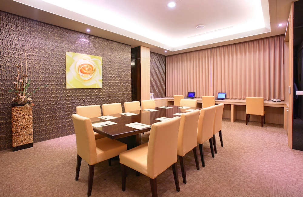 Amain Boutique Motel Tu Cheng 68/69