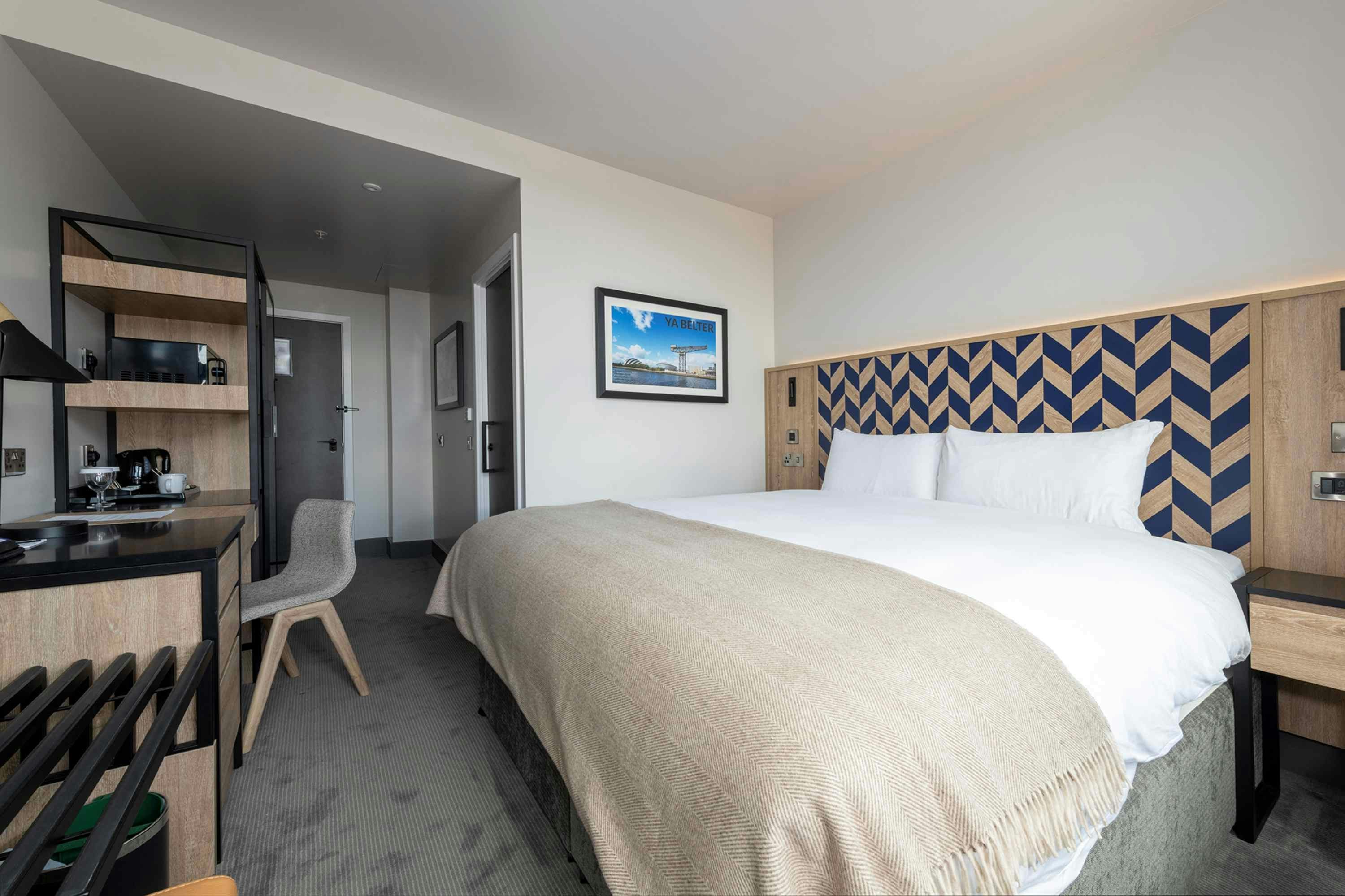 STANDARD, KING BED