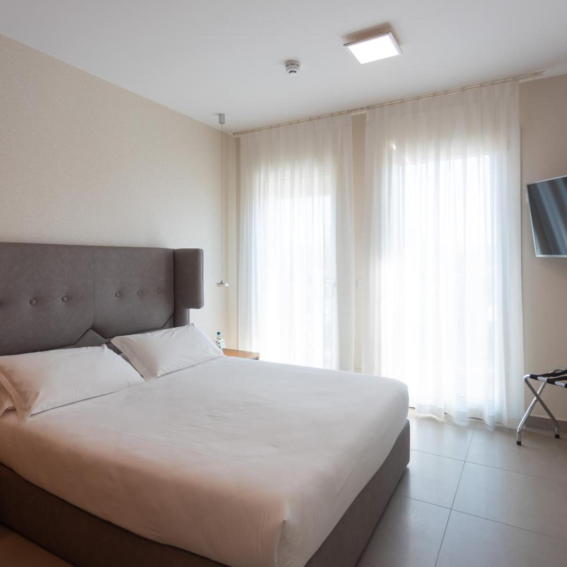 Suite, Balcony