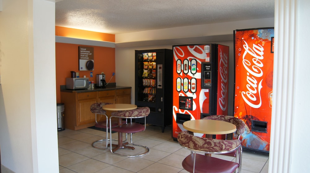 Executive Inn 22/36