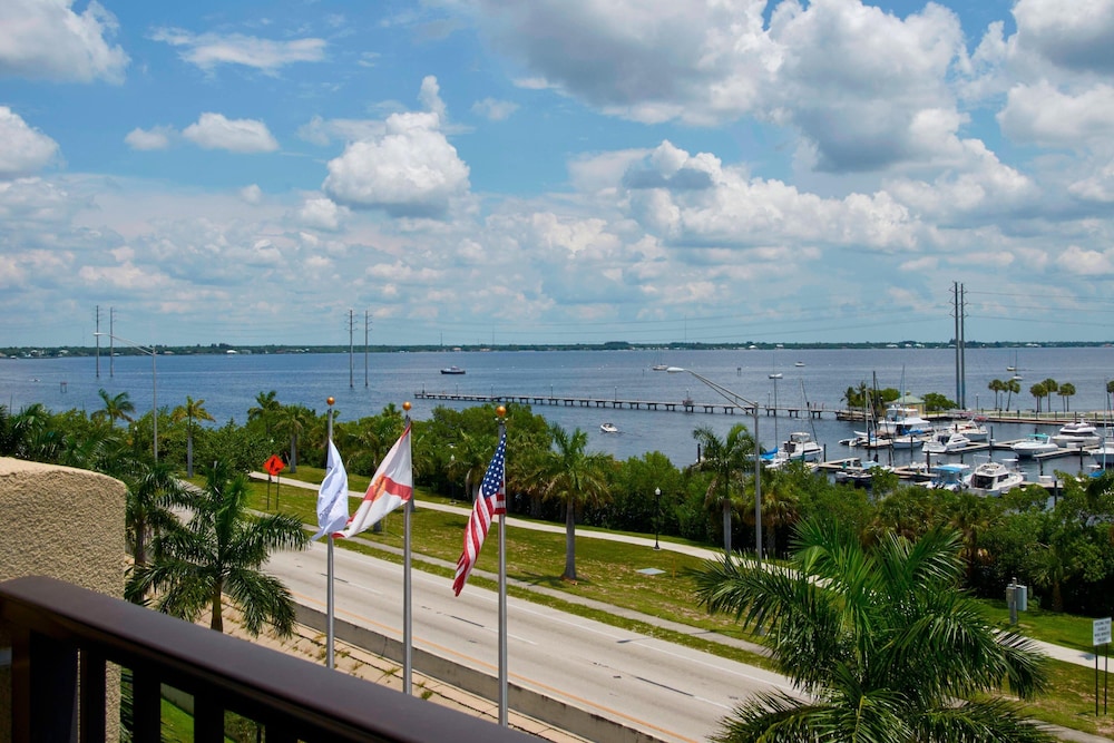 Four Points By Sheraton Punta Gorda Harborside 32/60