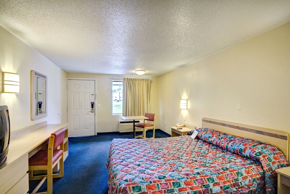 Knights Inn Burlington, NC 7/15