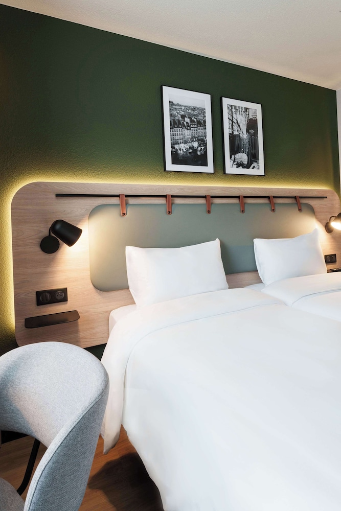 Connecting, Standard, Queen and Twin Beds, Campanile Nice Airport 9/10
