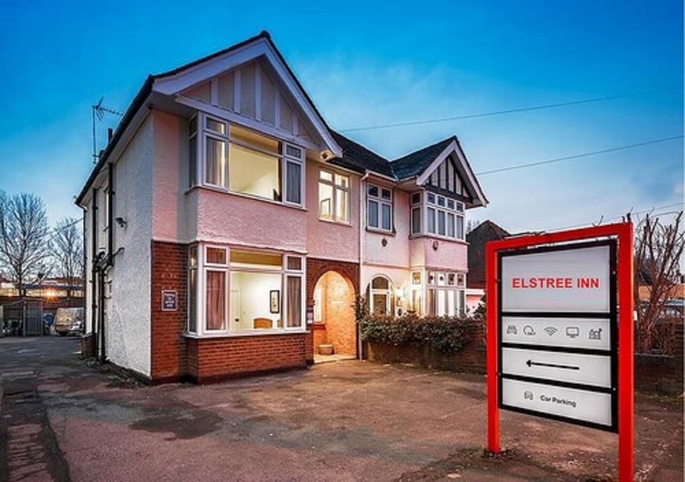 Elstree Inn 5/55