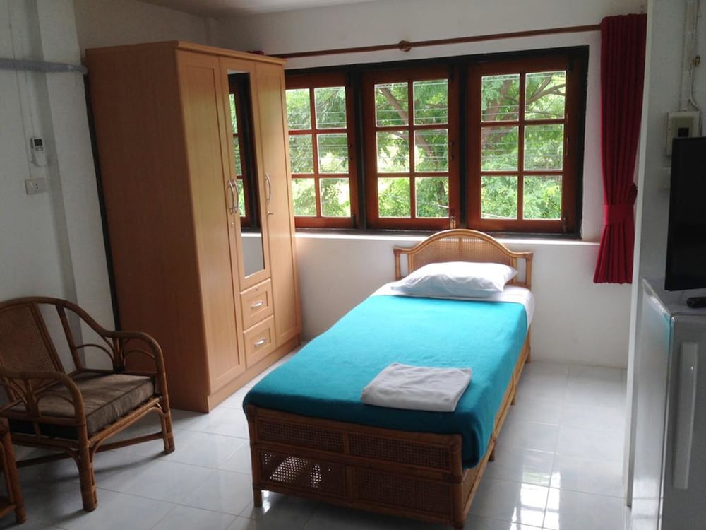 A&B Hotel 25/48
