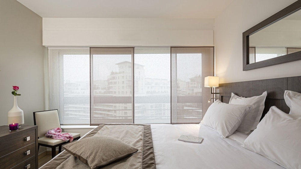 RESIDHOME COURBEVOIE LA DEFENSE 18/56