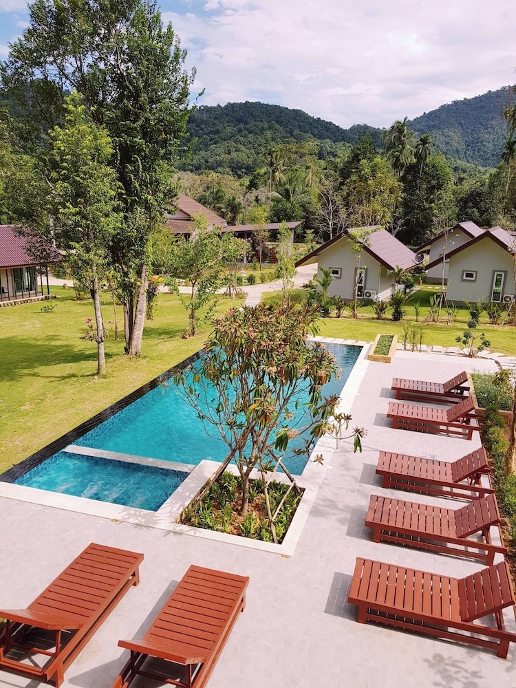 Evergreen Kohchang Resort 24/32