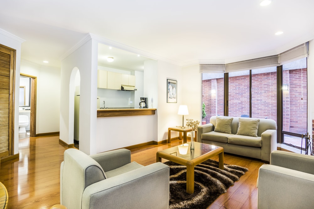 Travelers Apartamentos Y Suites Fontana Plaza 30/47