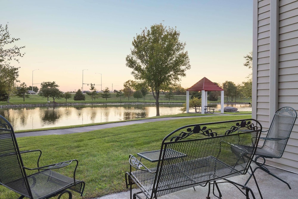 Country Inn & Suites By Radisson, Ankeny, IA 27/40